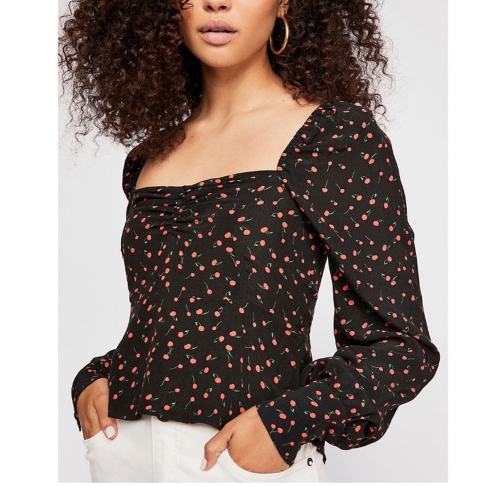 SALE ✨Free People Sweetheart Top 🍒